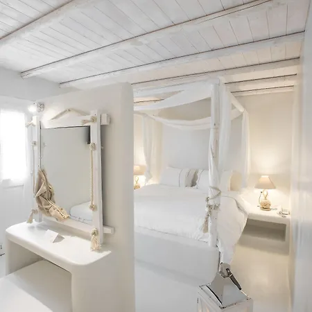 Palace 4* Парос